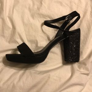❗️BOGO 1/2❗️ New Sole Diva Black Glitter heels